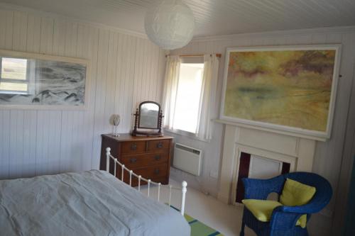 Double bed, side tables, chest of drawers and wardrobe